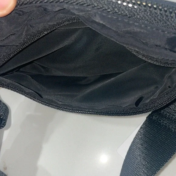 NWT Ododos Flawed Black Small Waist Bag - Picture 3 of 7